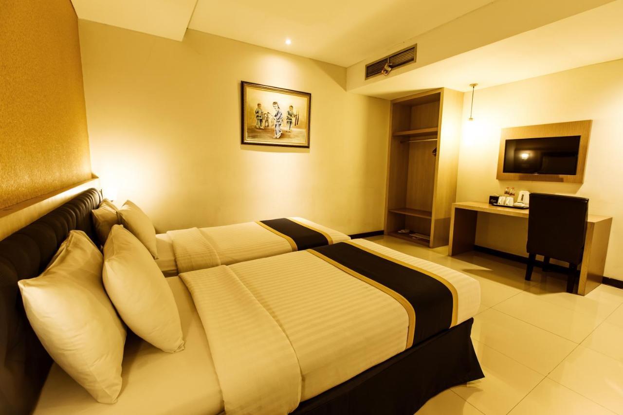 D'Best Hotel Pasar Baru Bandung Exteriör bild