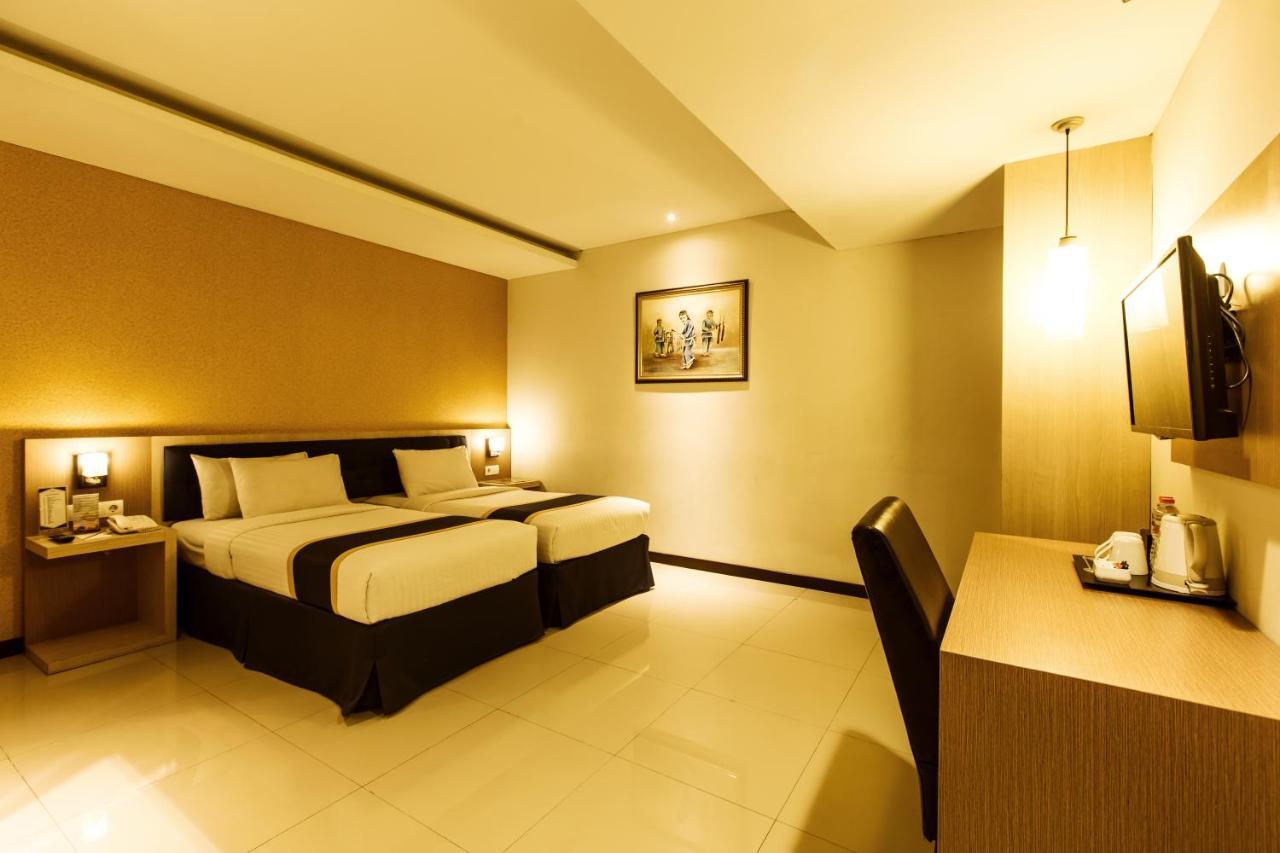 D'Best Hotel Pasar Baru Bandung Exteriör bild