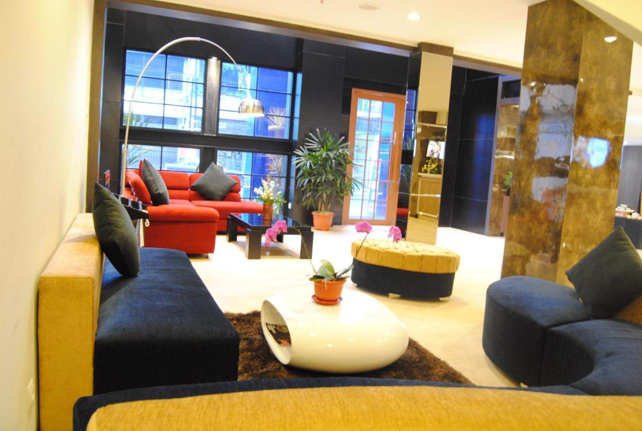 D'Best Hotel Pasar Baru Bandung Exteriör bild