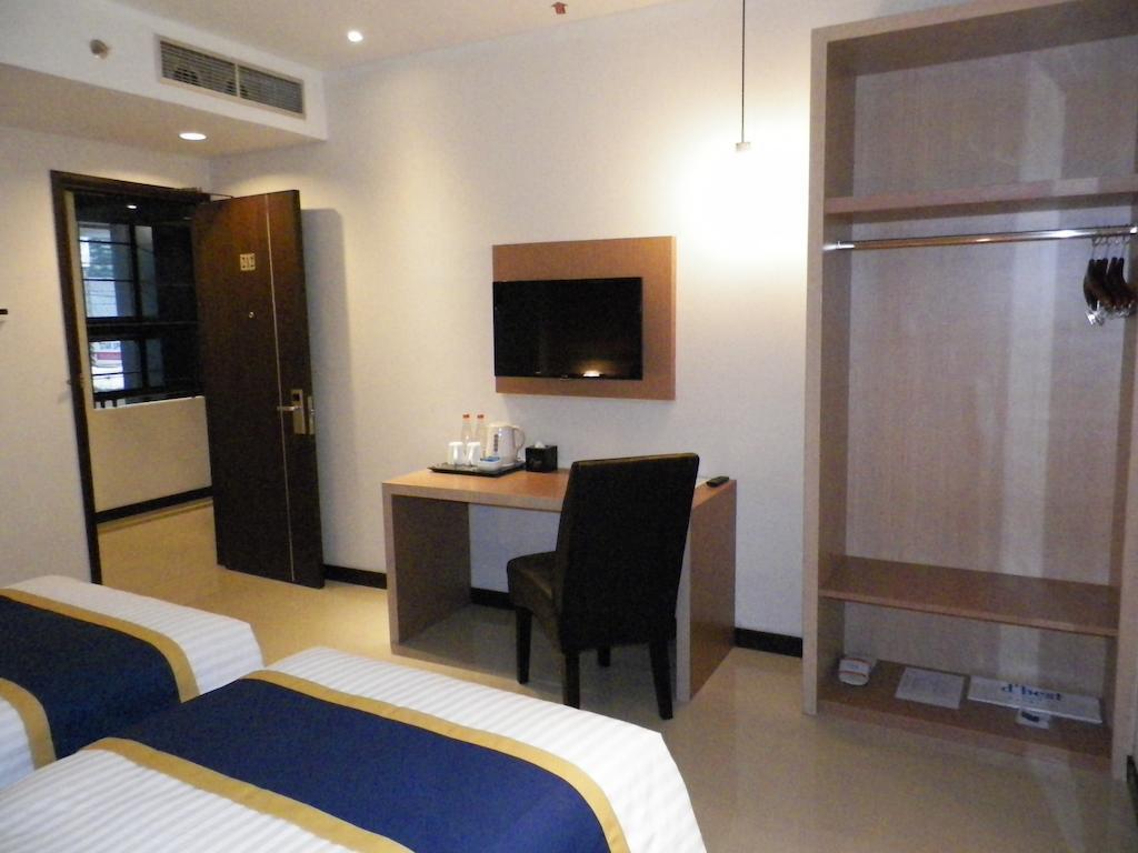 D'Best Hotel Pasar Baru Bandung Rum bild