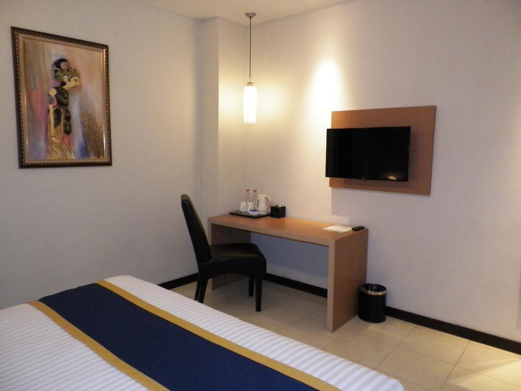 D'Best Hotel Pasar Baru Bandung Exteriör bild