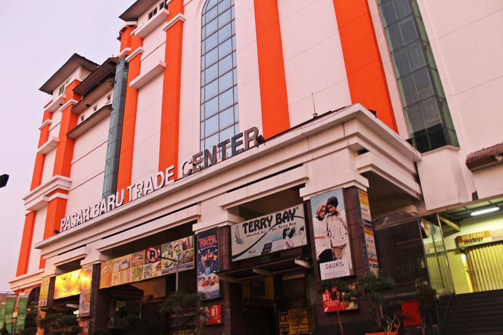 D'Best Hotel Pasar Baru Bandung Exteriör bild