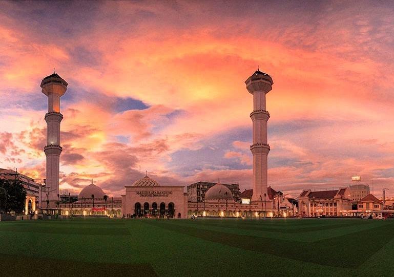 D'Best Hotel Pasar Baru Bandung Exteriör bild